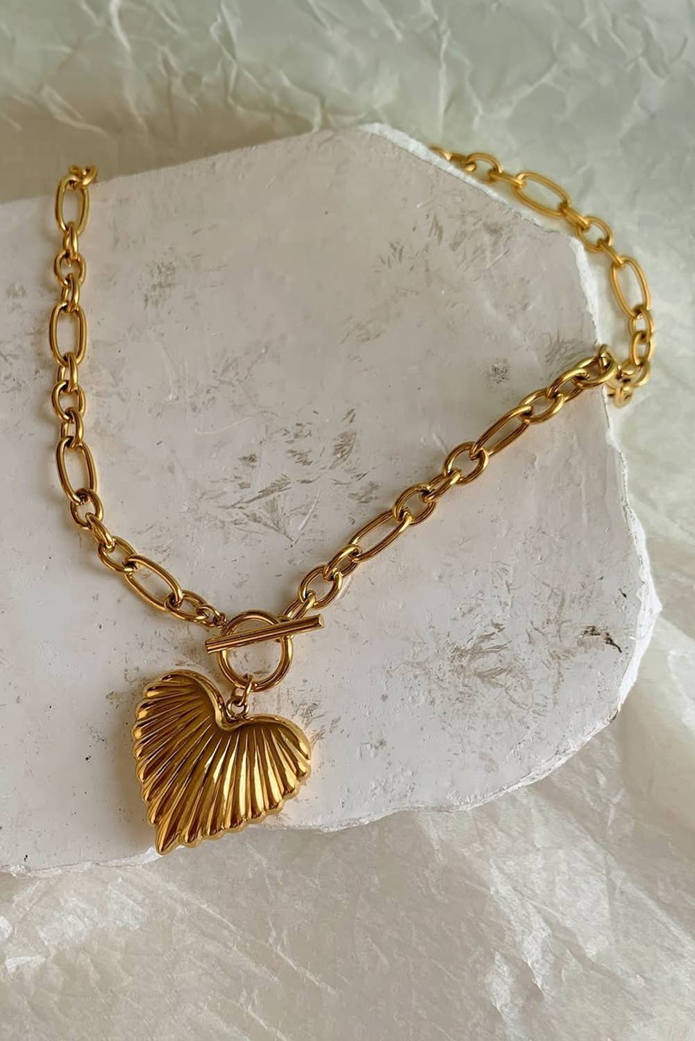 Chunky Heart Necklace: Gold